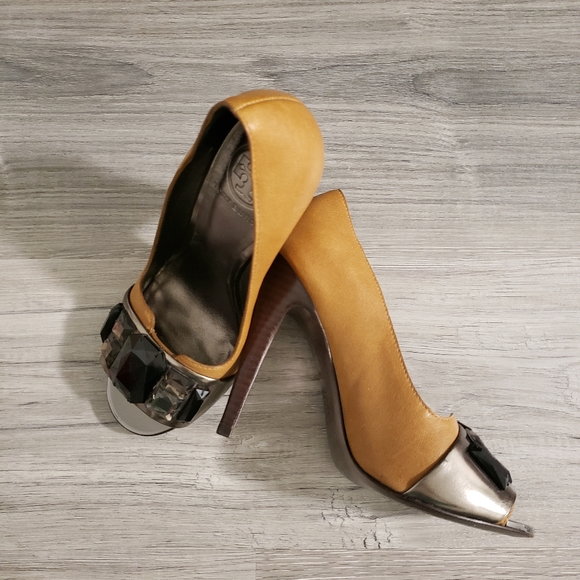 Tory Burch Embellished Peep-toe Brown Pumps size 5.5 - Picture 13 of 14